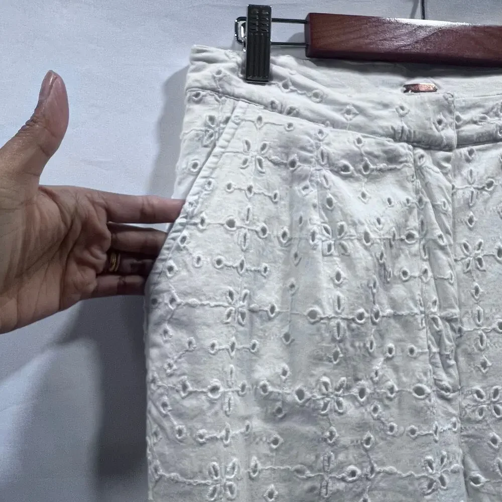 FREE PEOPLE White Eyelet High Waisted Trouser Pants Women's Size 6 (28x26) - Picture 4 of 9